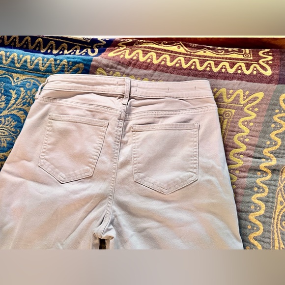 NYDJ Teresa Wide Leg Pants- Size 2 - Color is Feather - Excellent Condition - Picture 4 of 10